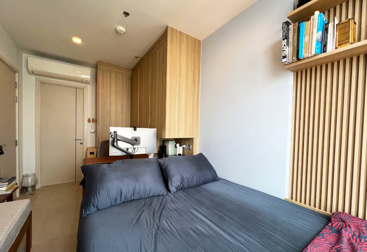 picture SellðRare North-Facing Unit | Unblocked Open View | Tiled flooring | Quartz Countertop | Foldable Teak Dining Table - 1/7