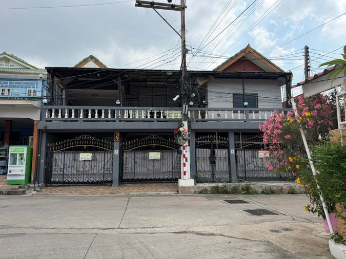 บ้านพัทยาหน้ากว้าง เขาตาโล ใกล้สุขุมวิท ใกล้ทางรถไฟ 6ห้องนอน 6ห้องน้ำ