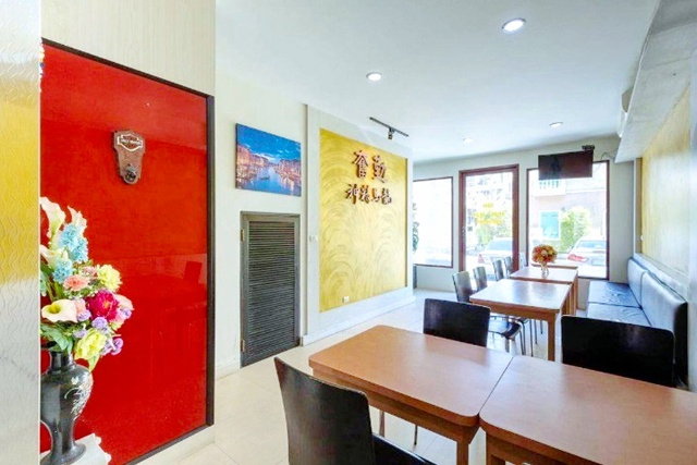 รูป ทางด่วนรามอินทรา 1.5 กม.18 ตร.วา. 220 ตร.ม ลดราคา40% ตลาดถนอมมิตร 900 ม. เช่าอาคารพาณิชย์ 3 ชั้น 3 นอน 3 น้ำ - รูปที่ 1/8