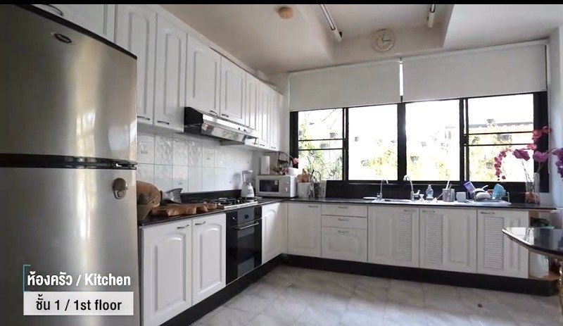 picture LTH5517 – Townhouse FOR SALE in Phrakhanong 4 beds 4 baths size 300 Sq.M. Near BTS Phrakhanong station ONLY 14.9 MB - 4/8