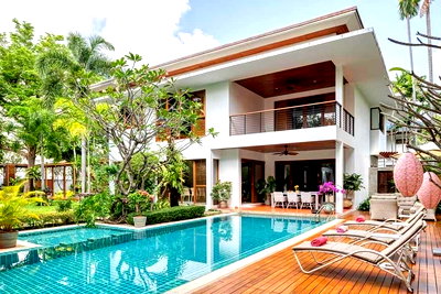 บ้านเดี่ยว ม.สวนดุสิต : LTHC6078 – Single House with Private Swimming Pool FOR SALE 3 beds 3 baths size 842 Sq.M. Nearby BTS Punnawithi station ONLY 118 MB