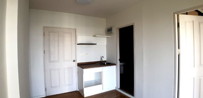 Condos for sale BTS Pak Nam : Condo for Sale Below Market Price Near BTS Paknam – Ready to Move In, Easy Access to the City