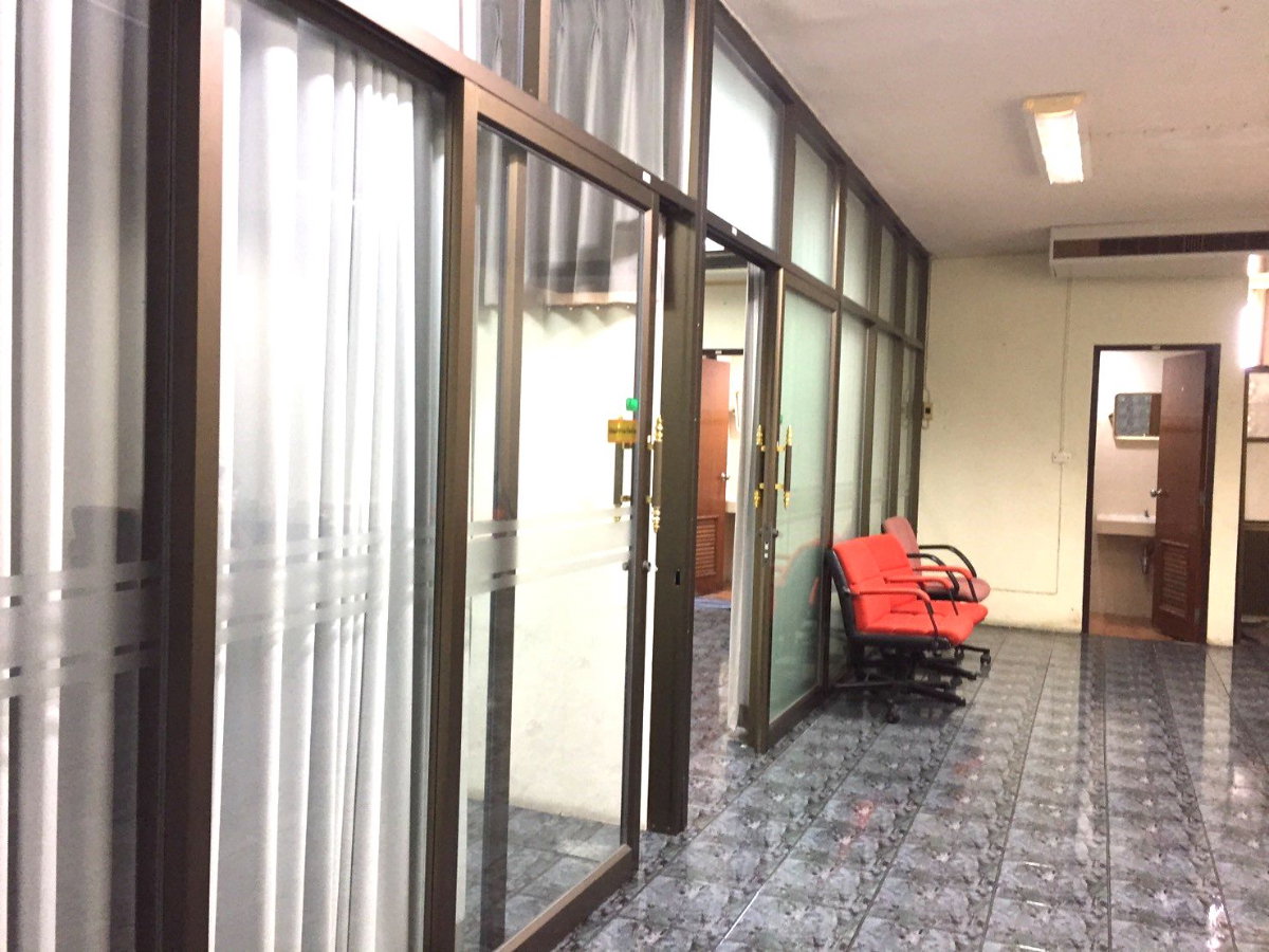 รูป ให้เช่า คอนโด โชคชัย ร่วมมิตร ห้องกว้าง 80 ตรม. 2 ห้องนอน อากาศถ่ายเทดี ราคาดีงาม  - รูปที่ 5/21