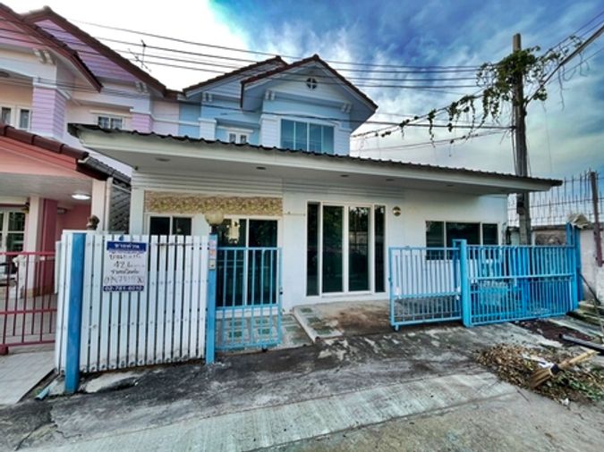 Baan Sinpetch, Nonthaburi Near the MRT Purple Line, Khlong Bang Phai station.