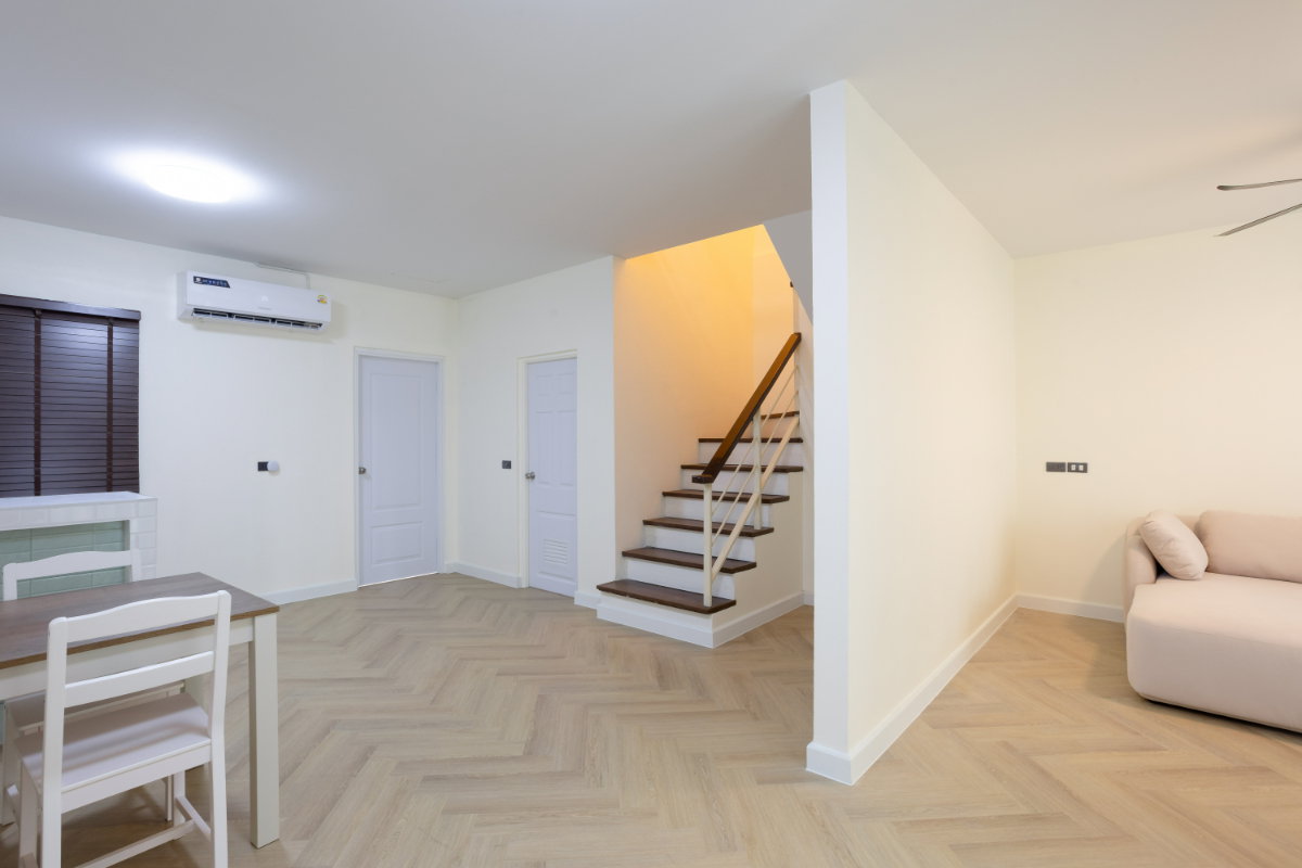 รูป ขายบ้าน “ธนารินทร์ ทาวน์โฮม1 ขนาด 21ตารางวา💰 ราคา 2.49 ล้านบาท3 ห้องนอน / 2 ห้องน้ำ / 1 ห้องนั่งเล่น / 1 ห้องครัว / 1 ที่จอดรถ - รูปที่ 4/29