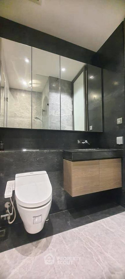 picture 2-BR Condo at 28 Chidlom near BTS Chit Lom (ID 2488872) - 4/14