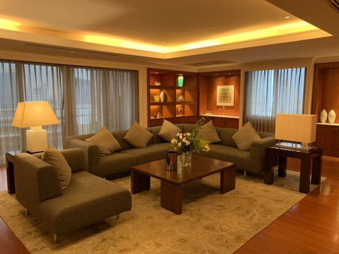 LTH2820 – Penthouse Duplex FOR RENT 4 beds 6 baths size 700 Sq.M. Nearby BTS Asoke station ONLY 320k/Month