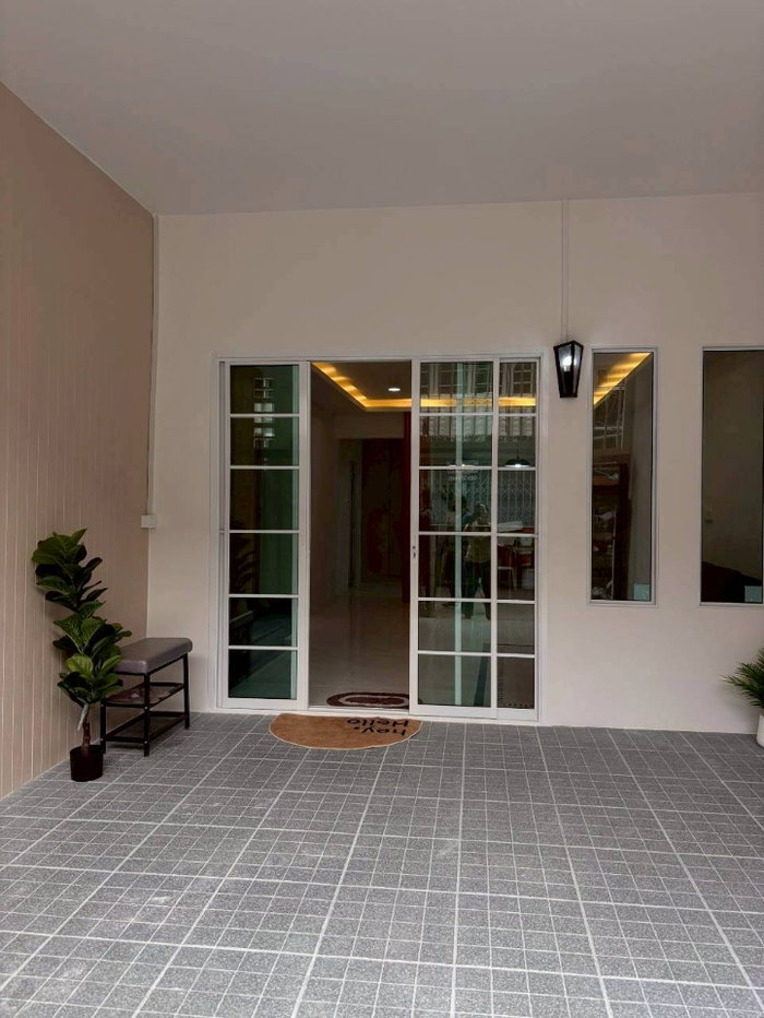 รูป ทาวน์เฮ้าส์  ชั้นเดียว  หน้ากว้าง 8 เมตร รีโนเวทใหม่  รามอินทรา 17  ใกล้รถไฟฟ้าสถานีลาดปลาเค้า  ใกล้เซ็นทรัล  รามอินทรา - รูปที่ 4/21