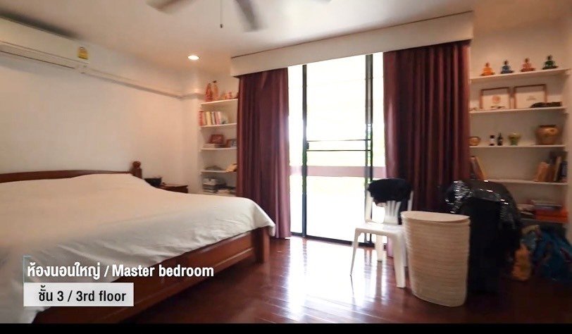picture LTH5517 – Townhouse FOR SALE in Phrakhanong 4 beds 4 baths size 300 Sq.M. Near BTS Phrakhanong station ONLY 14.9 MB - 6/8