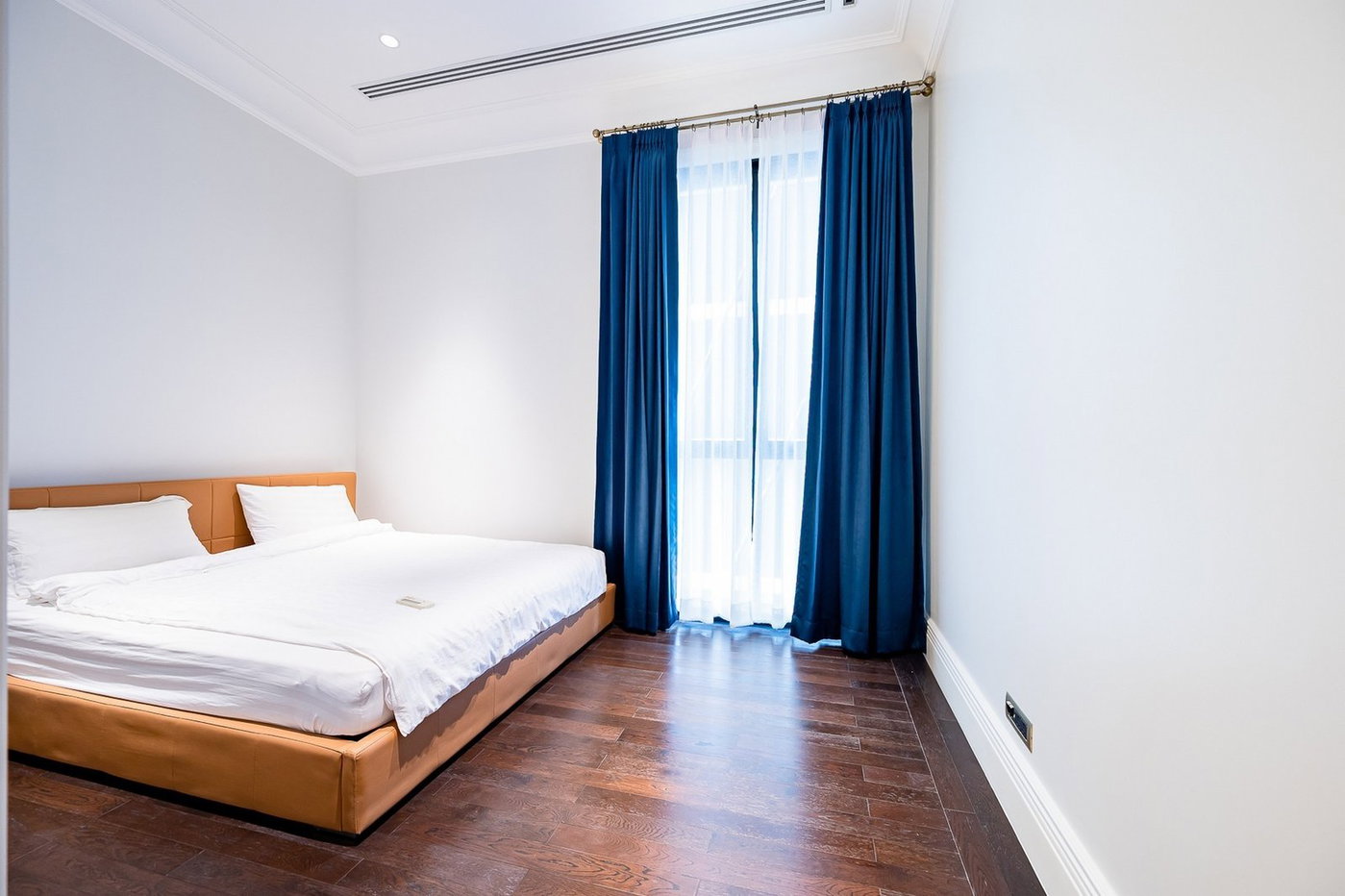 รูป LTHC5766 – 98 Wireless FOR RENT 2 beds 3 baths size 132 Sq.M. Nearby BTS Phloen Chit station ONLY 150k/Month - รูปที่ 2/6