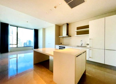 ขายคอนโด : LTH5777 – Sindhorn Residences FOR SALE 1 bed 1 bath Size 74 Sq.M. nearby BTS Chit Lom Station ONLY 13.39 MB