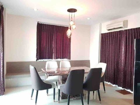 LTHC6093 – Single House Rama 9 FOR RENT 3 beds 3 baths size 300 Sq.M. Nearby MRT Rama 9 station ONLY 65k/Month