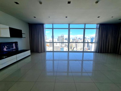 Condos for rent : LTH5969 – Athenee Residence FOR RENT 3 beds 4 baths size 215 Sq.M. Nearby BTS Phloen Chit station ONLY 140k/Month