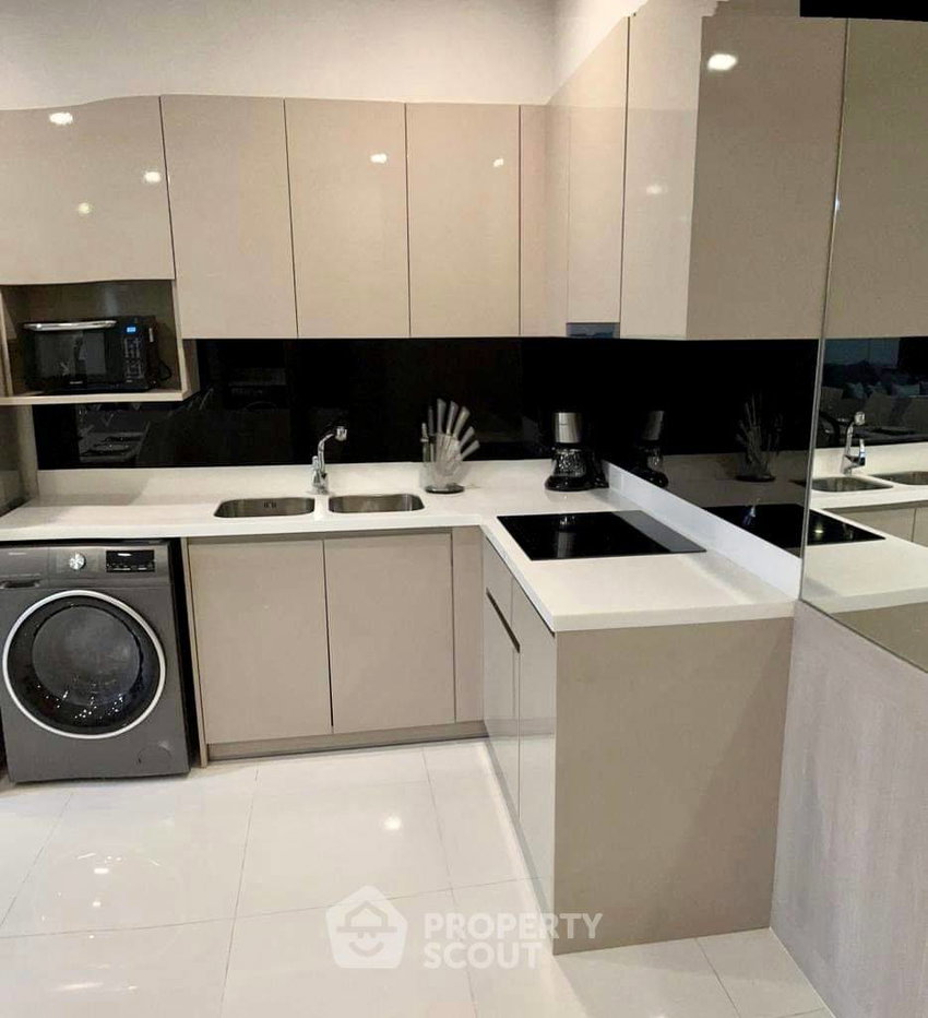 รูป คอนโด 2-ห้องนอน ที่ ทราเพโซ สุขุมวิท 16 ใกล้ MRT ศูนย์การประชุมแห่งชาติสิริกิติ์ (ID 1528822) - รูปที่ 2/15