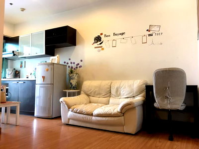 Condos for rent Airport Link Ratchaprarop : Condo for rent, The Complete Rajprarop, Victory Monument area.