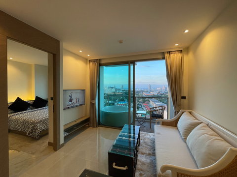 For rent The Riviera Ocean Drive with Jacuzzi on balcony 