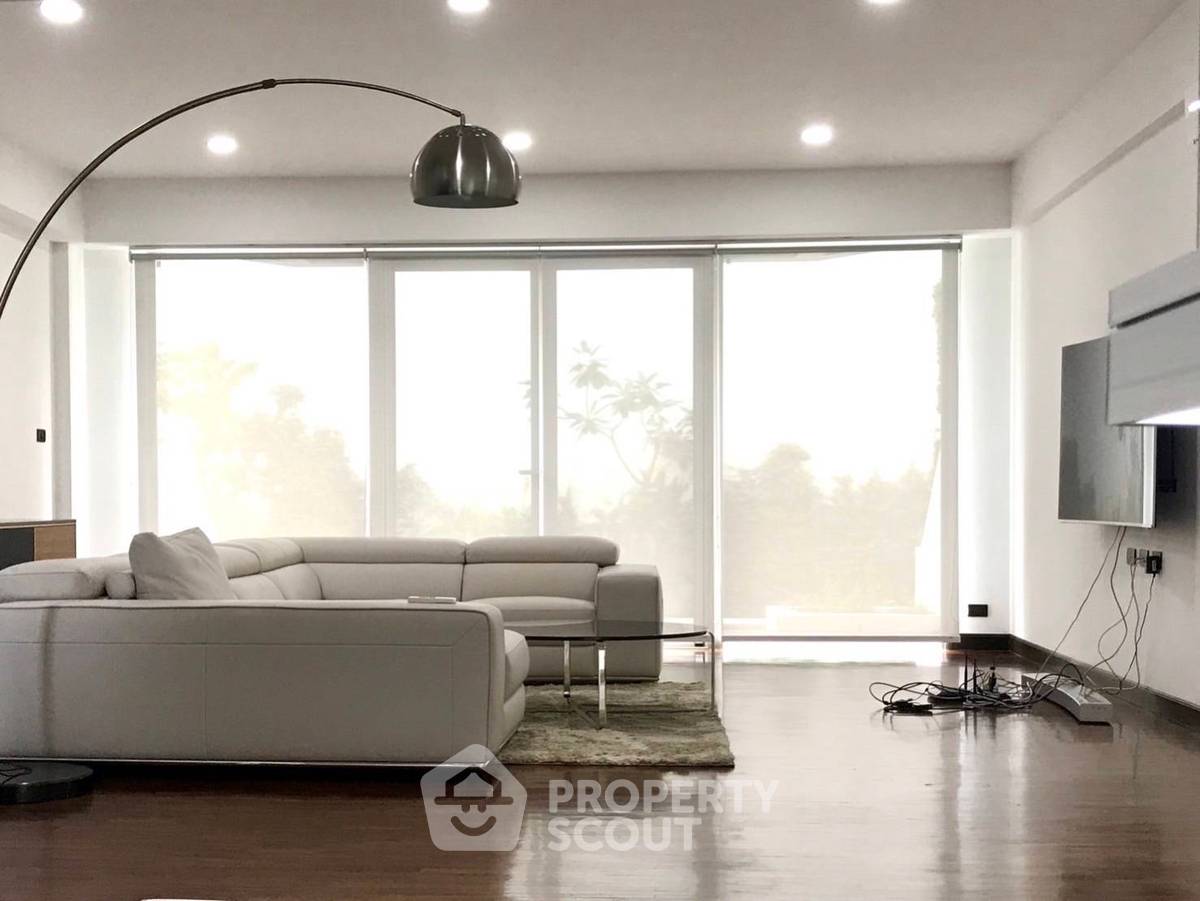 รูป ทาวน์เฮ้าส์ 4-ห้องนอน ใกล้ พร้อมพงษ์ (ID 2751832) - รูปที่ 8/9