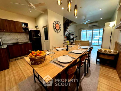 Townhouses for sale Hua Hin Railway Station : 3-BR Townhouse close to Hua Hin City (ID 2751373)