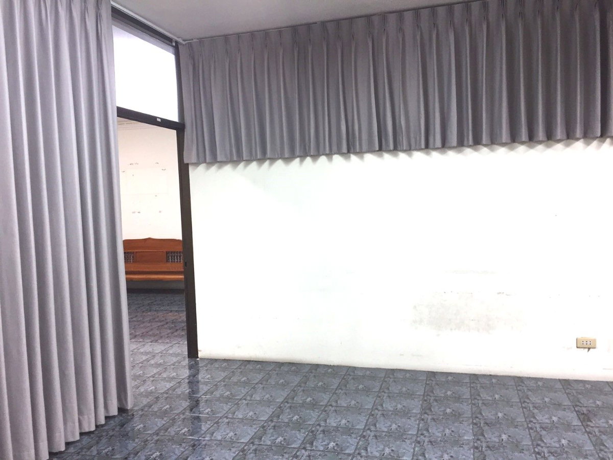 รูป ให้เช่า คอนโด โชคชัย ร่วมมิตร ห้องกว้าง 80 ตรม. 2 ห้องนอน อากาศถ่ายเทดี ราคาดีงาม  - รูปที่ 18/21