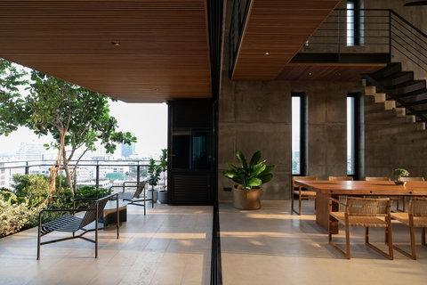 LTH5906 – WINDSHELL Naradhiwas Bare shell FOR SALE 3 beds 3 baths size 453 Sq.M. Nearby BTS Chong Nonsi Station ONLY 160 MB