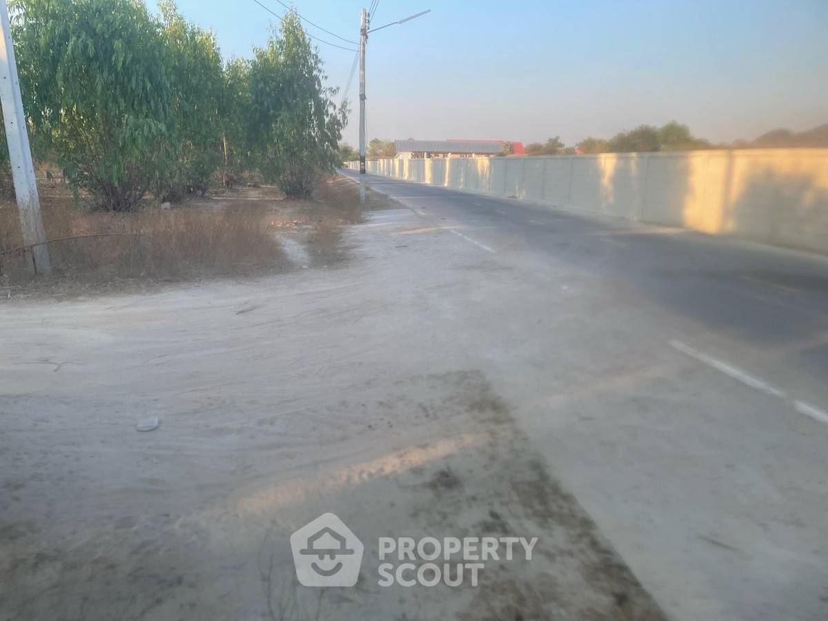 รูป ที่ดินสำหรับปล่อยขาย 14,580 ตารางเมตร แถว ใกล้ สวนอูฐชะอำ (ID 2619467) - รูปที่ 1/4