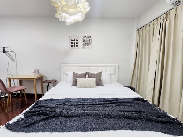 รูป MHR77 Prime Location! บ้านเดี่ยวหลังใหญ่ 70 ตร.ว. ใจกลางห้วยขวาง ใกล้สถานทูตจีน เหมาะสำหรับครอบครัวใหญ่หรือ Expat - รูปที่ 9/11