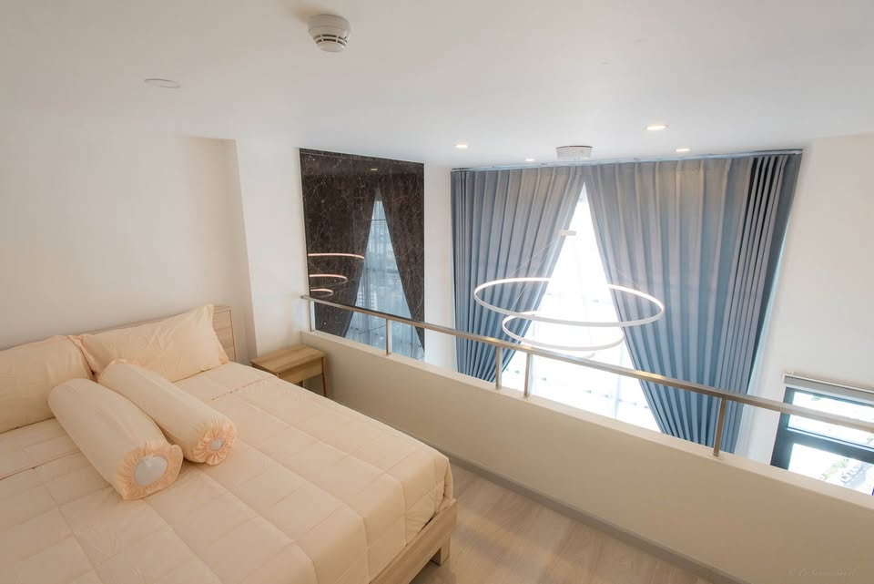 รูป Knightsbridge Prime Sathorn【𝐒𝐄𝐋𝐋 & 𝐑𝐄𝐍𝐓】🔥ดีไซน์โทนครีม สว่าง เรียบคม ให้ฟีลลักชูรี🔥 ติดต่อไลน์ไอดี: @hacondo - รูปที่ 1/10