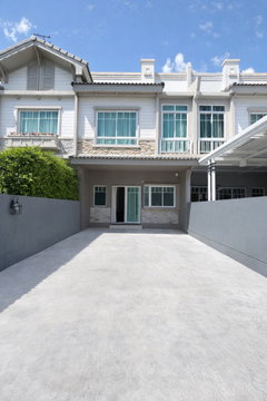 ขายทาวน์โฮม อินดี้ ศรีนครินทร์ ร่มเกล้า 2นอน 3 น้ำ ถูกสุดในโครงการ