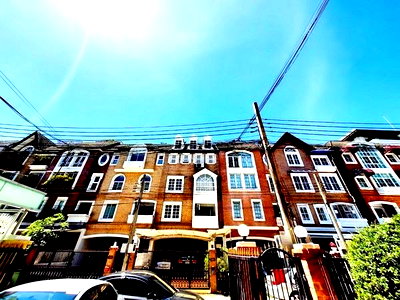 เช่าทาวน์โฮม มิวเซียมสยาม  : LTHC5553 – Townhouse FOR RENT in Yen Akat 4 beds 4 baths size 300 Sq.M. Nearby BTS Chong Nonsi Station ONLY 60k/Month