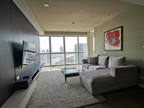 LTHC5539 – The River FOR RENT 2+1 beds 2 baths size 133 Sq.M. Nearby BTS Charoennakorn station ONLY 65k/Month