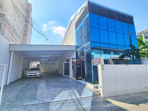 ไบเทค บางนา 1.1กม. ไปรษณีย์ BTSบางนา 900ม. อุดมสุข 1.4กม.เช่า อาคารออฟฟิศ 2ชั้น 5 นอน 2 น้ำ