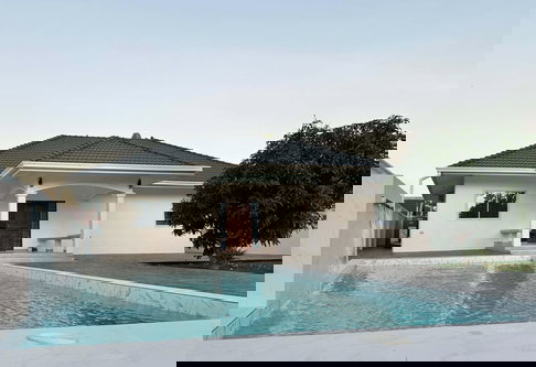 บ้านเดี่ยวเรโนเวทใหม่ทั้งหลัง เนื้อที่กว้าง 207 ตารางวา พร้อมสระว่ายน้ำส่วนตัว พัทยา พร้อมอยู่