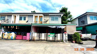 ทาวน์โฮม นิคมปิ่นทอง : ทาวน์เฮ้าส์ สำหรับขาย พฤกษา สหพัฒน์-แหลมฉบัง 2 บึง ศรีราชา ชลบุรี