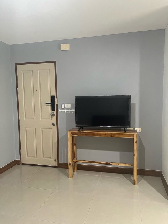 รูป Metro Park Sathorn【𝐒𝐄𝐋𝐋 & 𝐑𝐄𝐍𝐓】🔥ห้องโทนอบอุ่น เฟอร์ครบ บรรยากาศพักผ่อนสบาย เอาใจสาย Warm tone🔥 ติดต่อไลน์ไอดี: @hacondo - รูปที่ 5/10