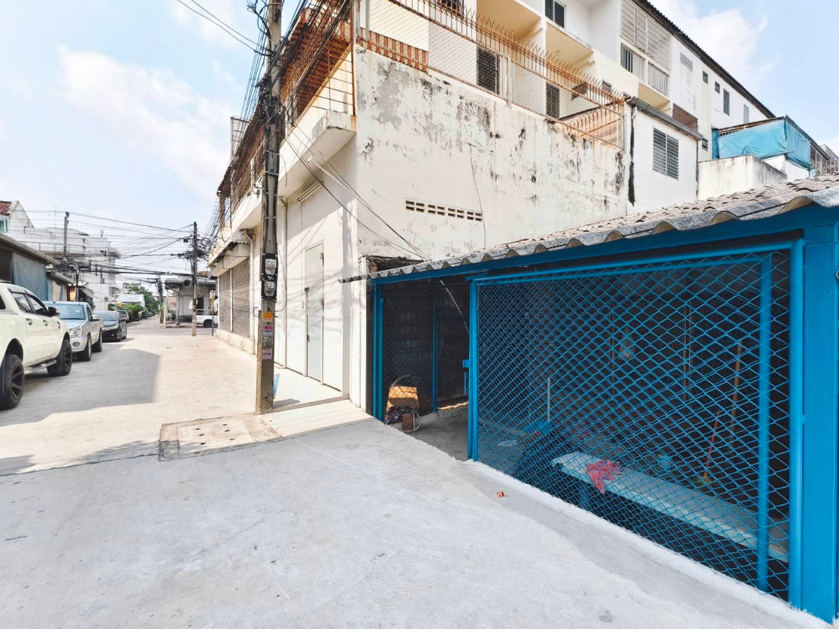 รูป ขายตามสภาพ บ้านชั้นเดียว ซอยเคหะร่มเกล้า 23 - รูปที่ 2/12