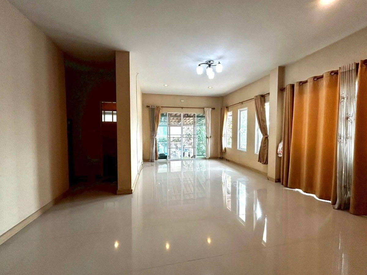 รูป ขายบ้านเดี่ยว ในโครงการหมู่บ้าน ปวริศา สันทราย เชียงใหม่ 3 ห้องนอน 2 ห้องน้ำ (H395) T.0946511456 - รูปที่ 4/11