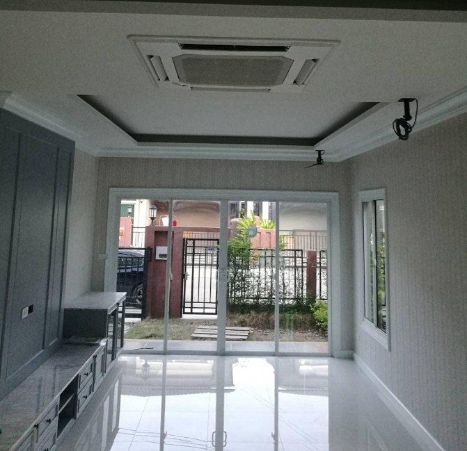 picture LTHC7130 – Single House FOR SALE in Pattanakarn 3 beds 3 baths 167 sq.M.Near ARL Ramkhamhaeng station ONLY 12 MB - 3/6