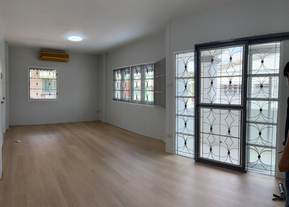 รูป ขายบ้านทาวน์เฮ้าส์ 2 ชั้น ม.ลภาวัน ถ.บางกรวย-ไทรน้อย ทำเลดี เดินทางสะดวก - รูปที่ 8/10