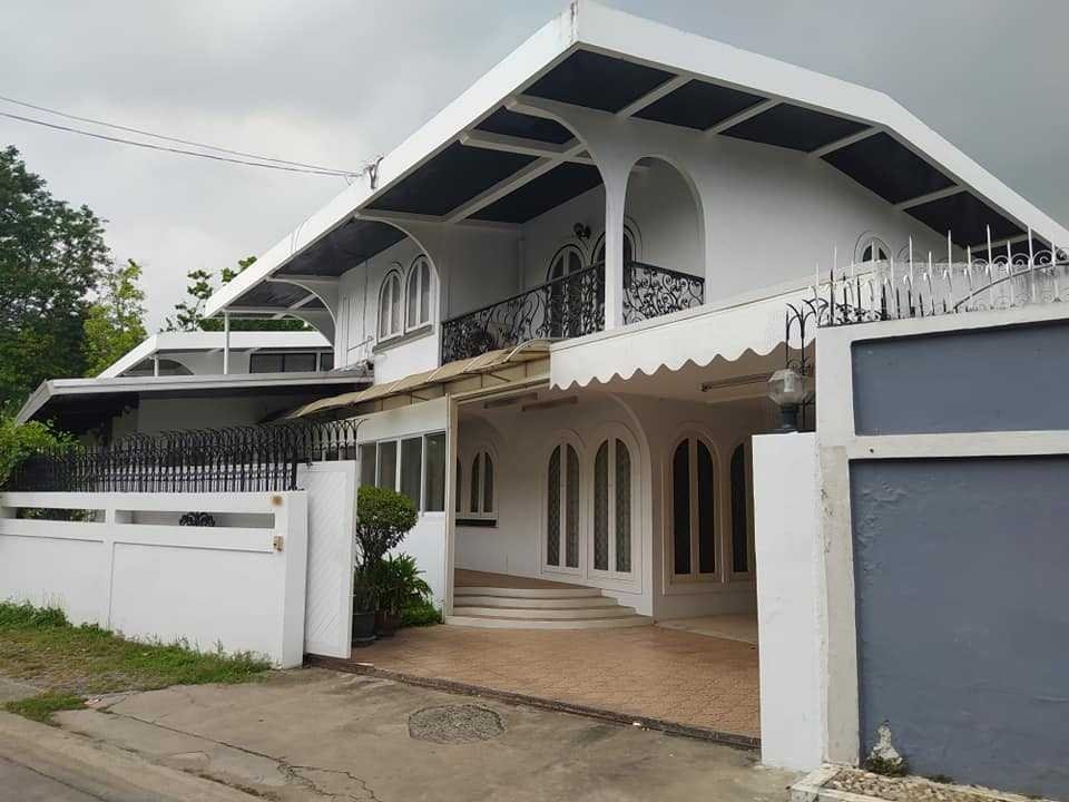 รูป LTHC6379 – Detached House FOR RENT 5 beds 4 baths Size 500 Sq.M. BTS Phra Khanong station ONLY 120k/month - รูปที่ 1/9