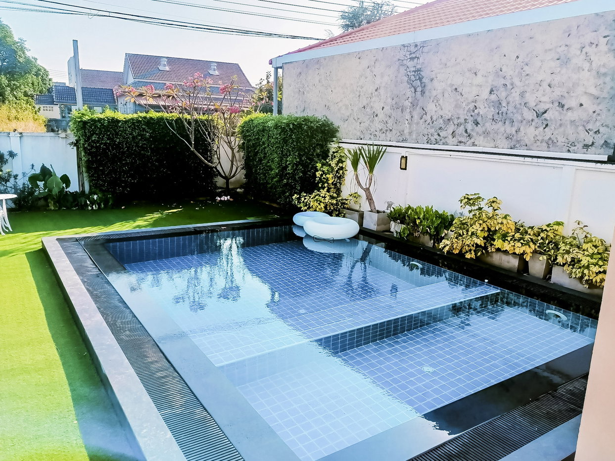 รูป Sattahip Pool Villa for Rent 3 Bedroom Pet Friendly House - รูปที่ 2/16