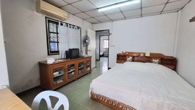 ขาย ทาวน์โฮม บ้านบัวทอง 1 ติด MRT คลองบางใผ่ 2หลังเจาะทะลุ เหมาะกับ ครอบครัวใหญ่ หรือ ทำสำนักงาน ถนนกาญจนาภิเษก