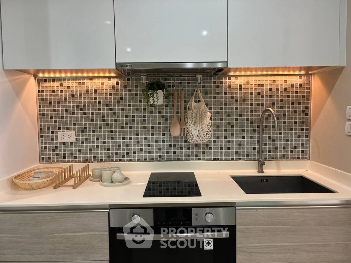 รูป คอนโด 1-ห้องนอน ที่ เดอะ รูม สุขุมวิท 21 ใกล้ MRT สุขุมวิท (ID 2063176) - รูปที่ 7/12