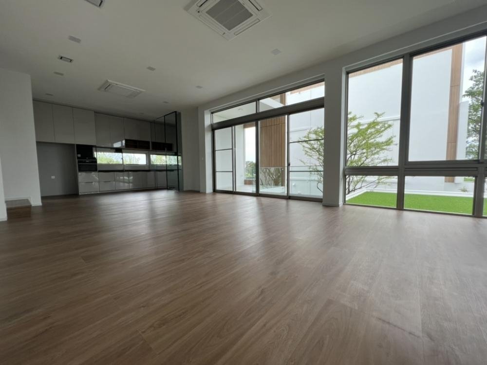 รูป LTHC7091 – House FOR SALE in Rama 9 3 beds 4 baths 324 sq.M. Near ARL Huamark station ONLY 38.5 MB - รูปที่ 3/6