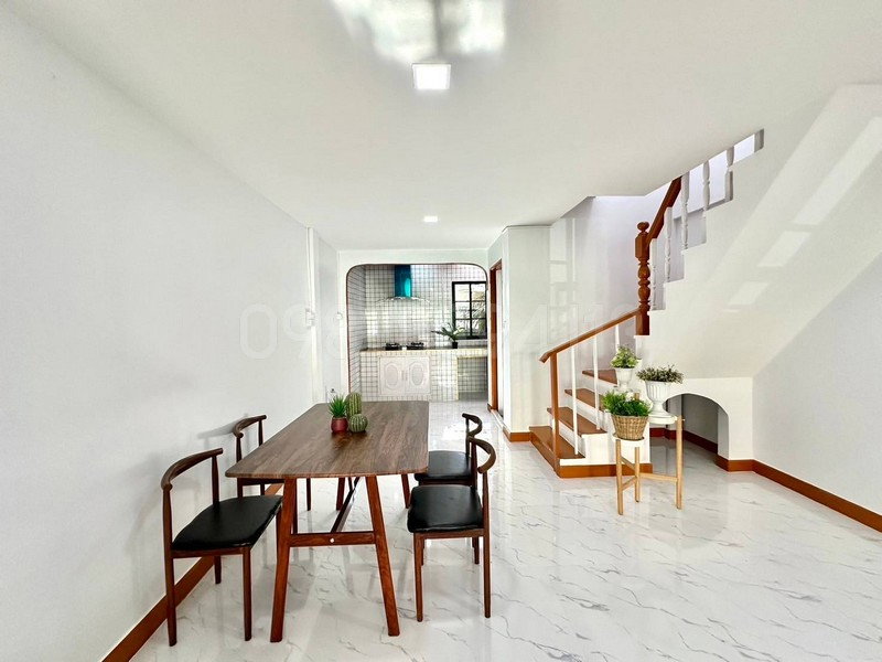 รูป ขายทาวน์เฮ้าส์ 2 ชั้น มบ.กรุงทอง สายไหม 33 เนื้อที่ 16 ตรว 2นอน 2น้ำ ปูกระเบื้องใหม่ทั้งหลัง ใกล้ Central รามอินทรา - รูปที่ 6/8