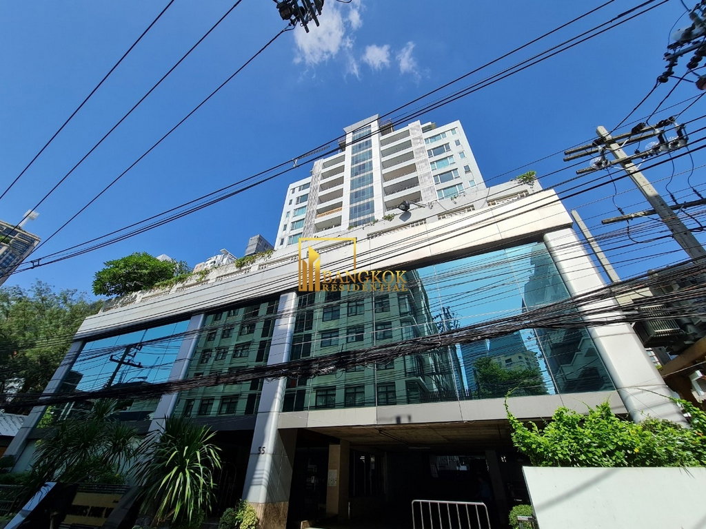 รูป Large 4 Bedroom Penthouse Apartment in Phrom Phong Area - BR0264AP - รูปที่ 47/47