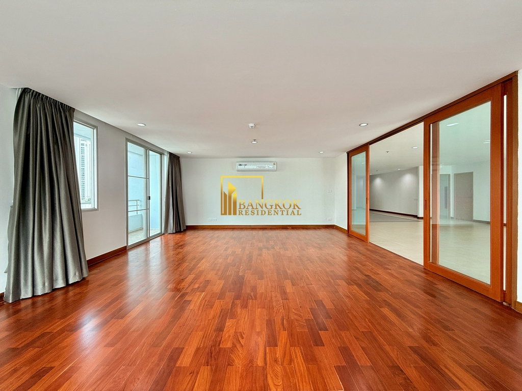 รูป Large 4 Bedroom Penthouse Apartment in Phrom Phong Area - BR0264AP - รูปที่ 13/47