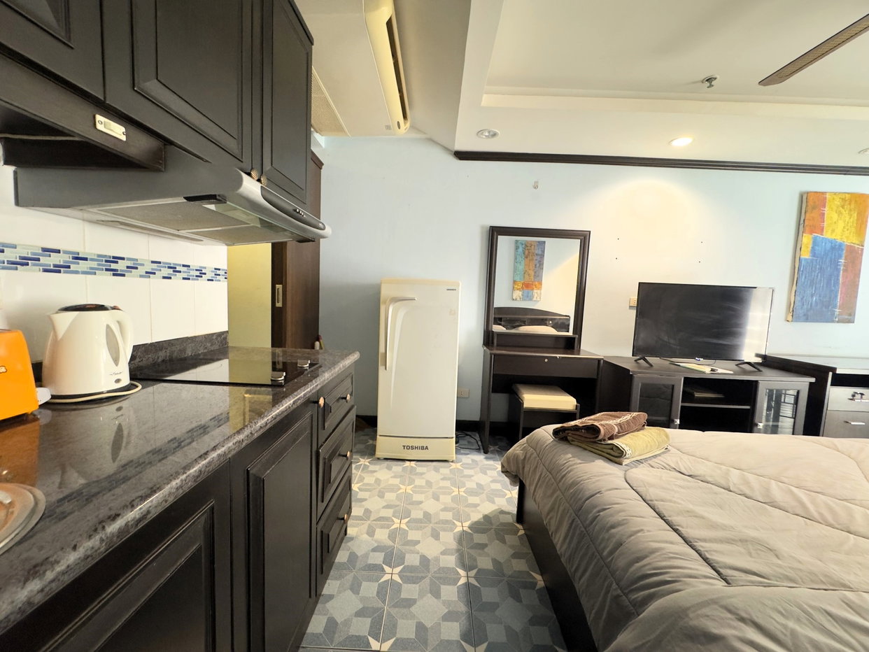 picture Studio Condo for Sale at Jomtien Beach Condominium in Pattaya - 5/19