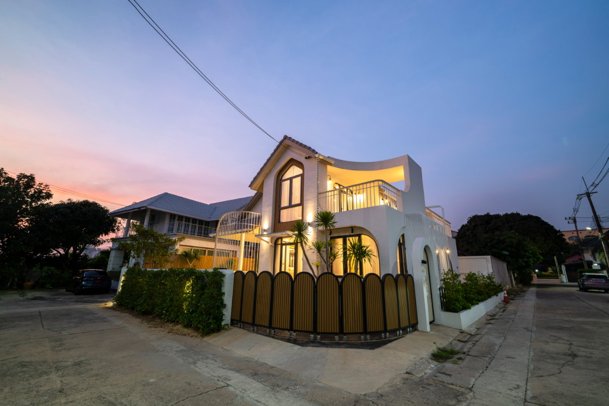 รูป ขายวิลล่าสไตล์มินิมอล นอร์ดิก ที่พัทยา – รีโนเวทใหม่ทั้งหลัง พร้อมเข้าอยู่ - รูปที่ 30/31