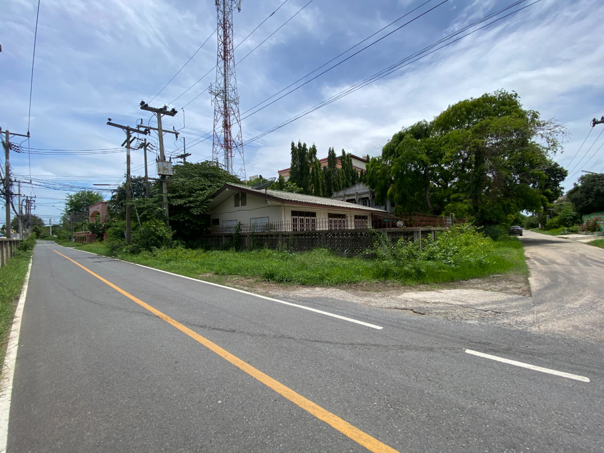 รูป ขายบ้านเดี่ยว ทำเลดี พื้นที่กว้าง อยู่ติดกับศาลาว่ากลางสิงห์บุรี อยู่ห่างจากถนนใหญ่ 150 เมตร บ้านเดี่ยวพร้อมอยู่ 2 ชั้น - รูปที่ 8/41