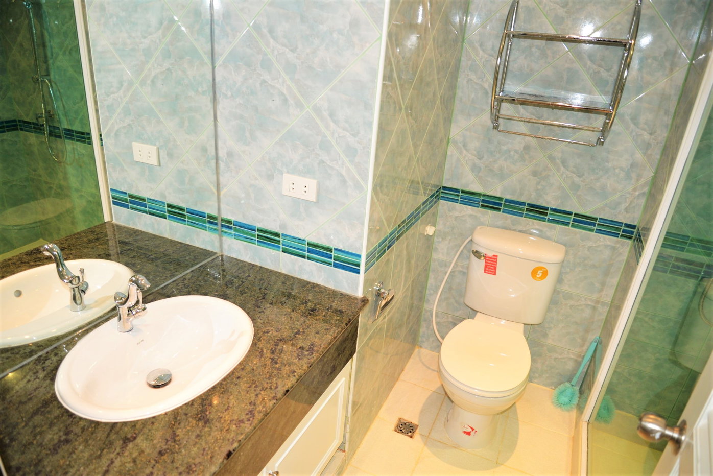 รูป 1 Bed Condo for Sale at Jomtien Beach Condominium in Pattaya - รูปที่ 13/13